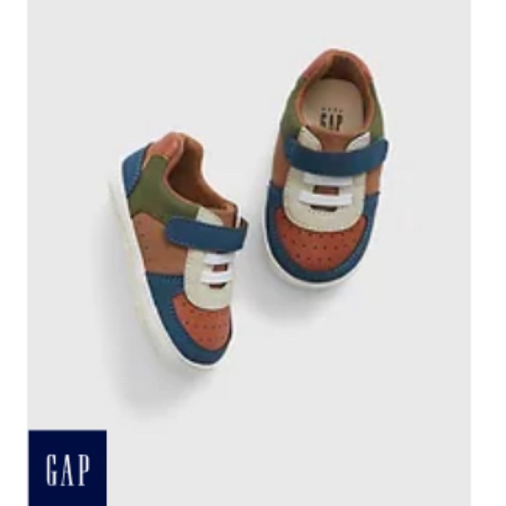 NWT Gap baby shoes, multicolor, size 12-18 months
